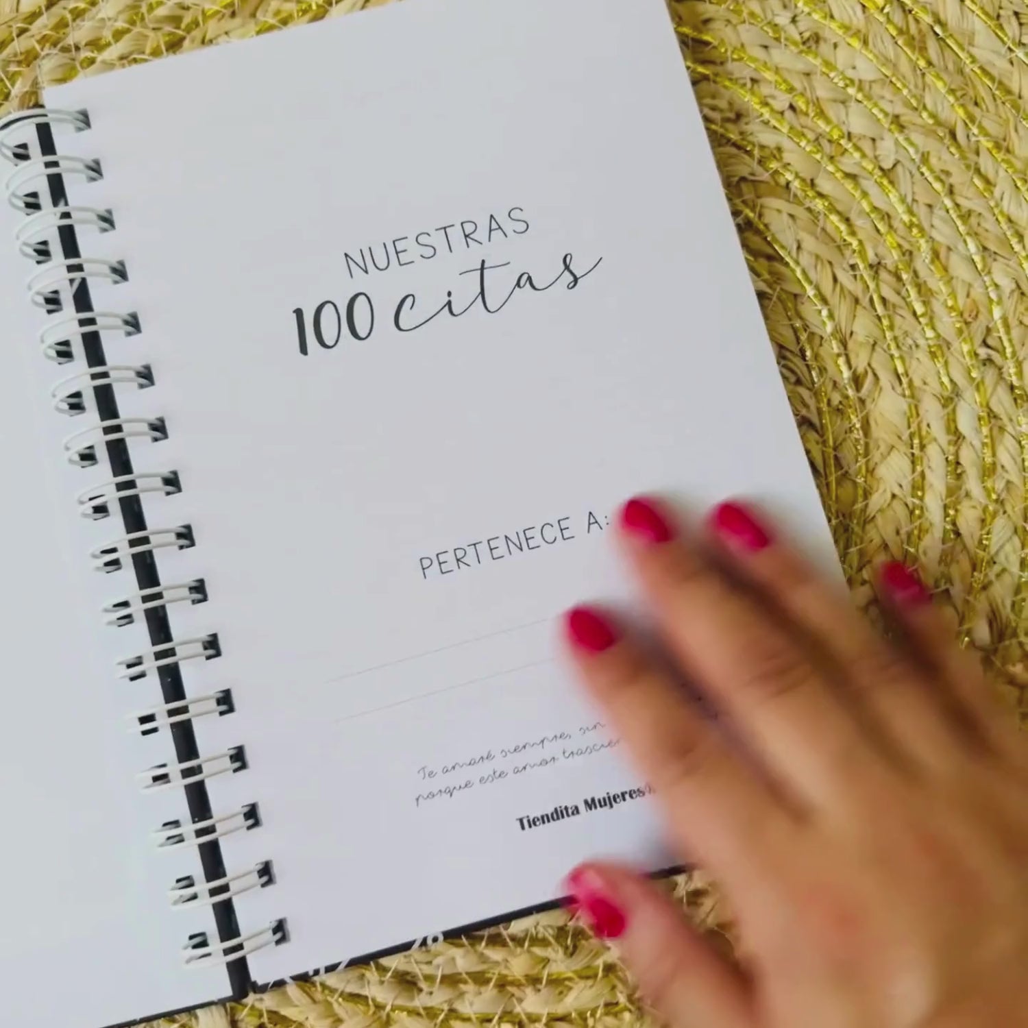 Álbum 100 Citas Juntos Edición 2025 - pink hearts